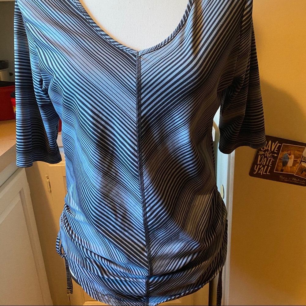 Columbia gear women’s top